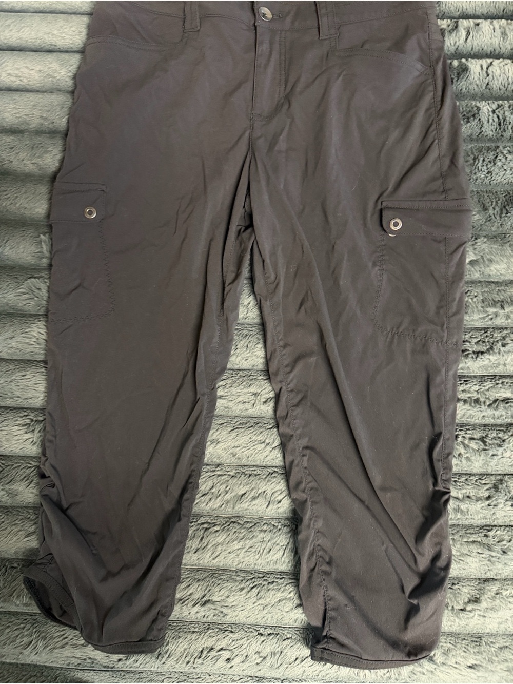 Eddie Bauer Black Women's Cargo Capris - Picture 12 of 15